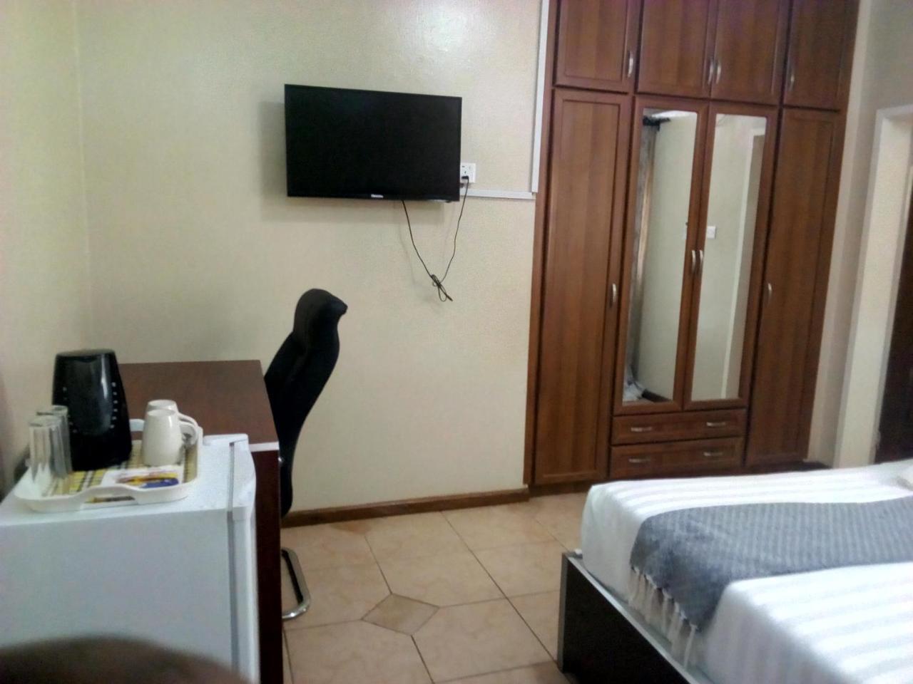 Zenith Lodge Lusaka Exterior photo