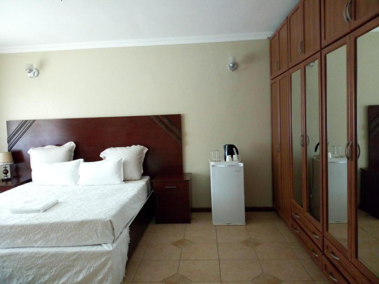Zenith Lodge Lusaka Exterior photo