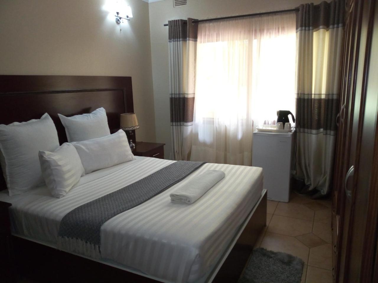 Zenith Lodge Lusaka Exterior photo